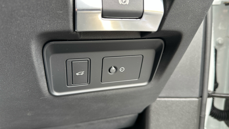 Land Rover Range Rover Evoque 2.0 D200 R-Dynamic SE 5dr Auto Diesel Hatchback